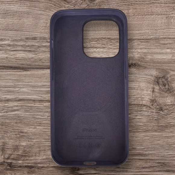 Apple Silicone Magsafe Case for iPhone 14 Pro Periwinkle NEW NWT - Picture 5 of 10